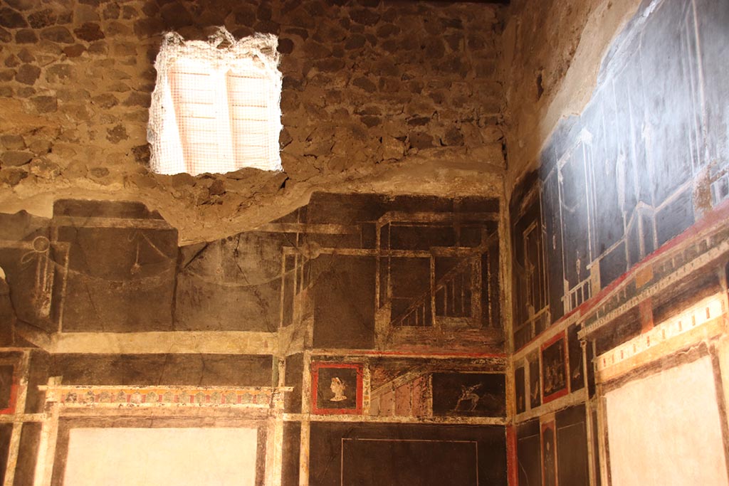 I.9.5 Pompeii. October 2024. Room 10, upper north wall and north-east corner. Photo courtesy of Klaus Heese