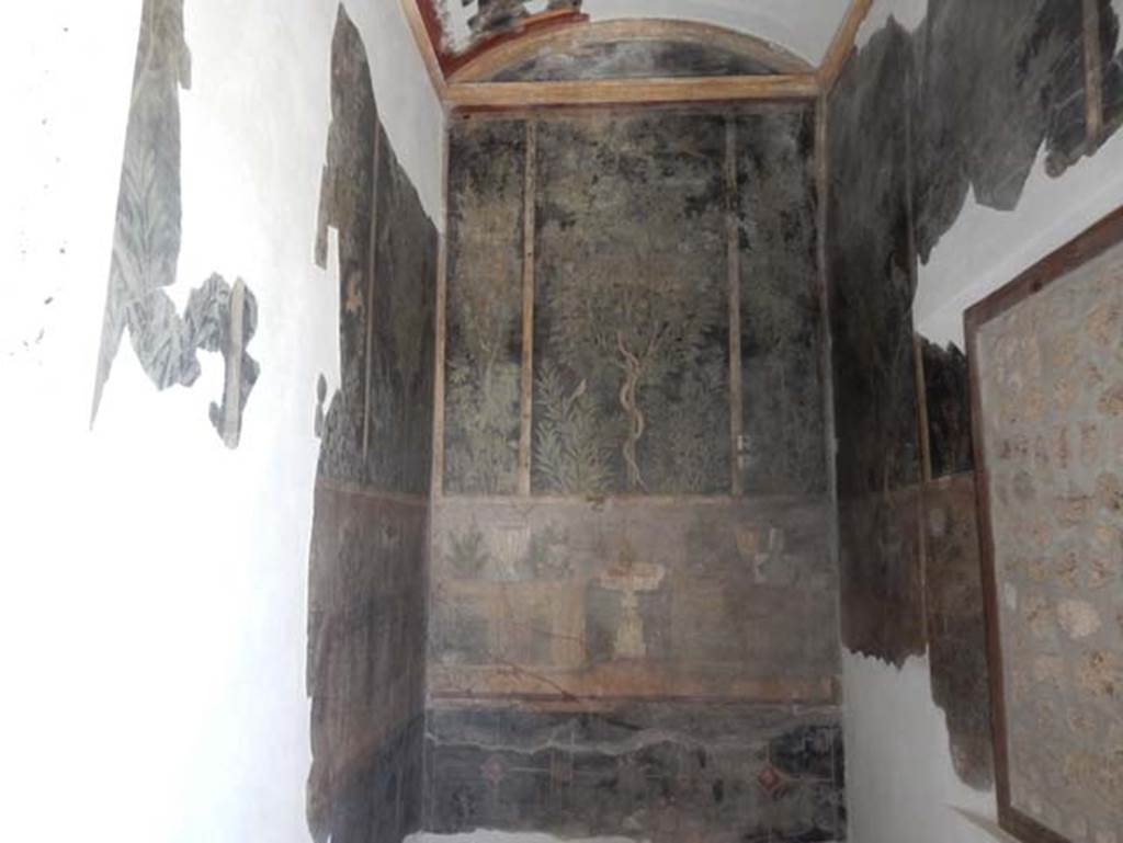 I.9.5 Pompeii. May 2016. Room 11, looking towards east wall, after restoration. Photo courtesy of Buzz Ferebee.