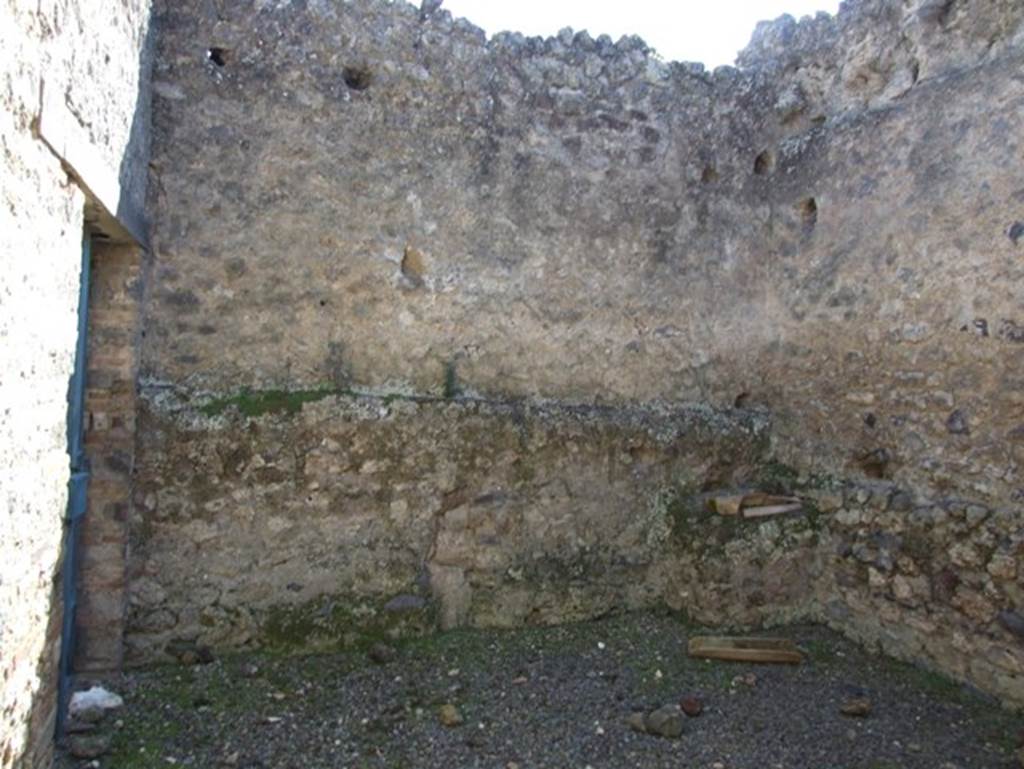 I.9.5 Pompeii. March 2009. Room 16. Stable area (with entrance at I.9.7). South wall.