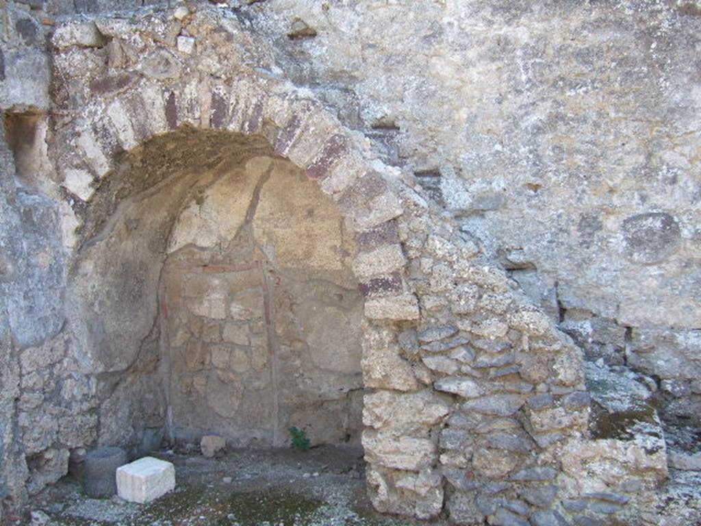 I.9.9 Pompeii. September 2005. Stairs to upper floor against south wall of entrance fauces.