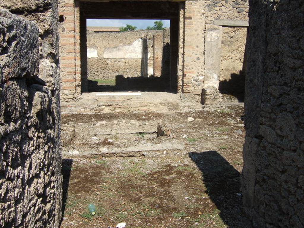 I.9.12 Pompeii. September 2005. Atrium from the entrance fauces.