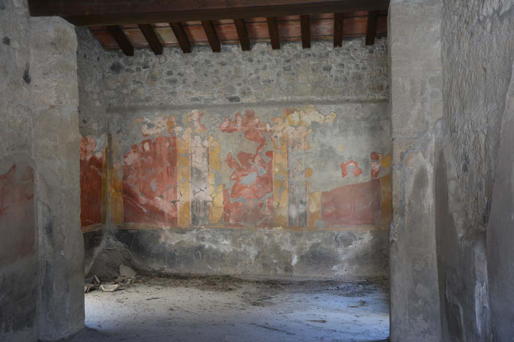I.10.1 Pompeii. April 2017. Looking across atrium towards south wall of room 3, from entrance doorway. Photo courtesy Adrian Hielscher.