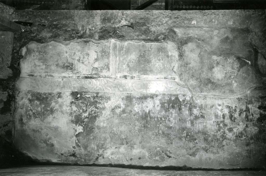 I.10.4 Pompeii. 1972. House of Menander, room under triclinium, N wall. Photo courtesy of Anne Laidlaw.
American Academy in Rome, Photographic Archive. Laidlaw collection _P_72_7_36.