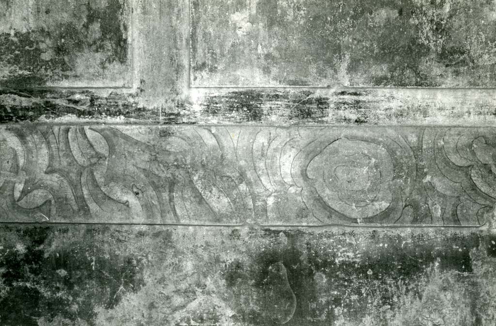I.10.4 Pompeii. 1972. House of Menander, room under triclinium, lower level, detail. Photo courtesy of Anne Laidlaw.
American Academy in Rome, Photographic Archive. Laidlaw collection _P_72_18_35.