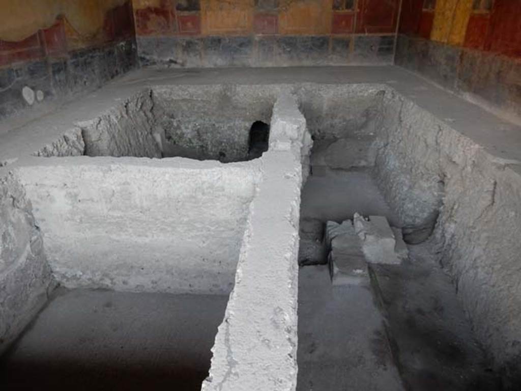 I.10.4 Pompeii. May 2015.
Room 18, looking east across rooms below the floor level. On the right of centre of the photo is the mosaic floor as seen by Pernice, below.
Photo courtesy of Buzz Ferebee.