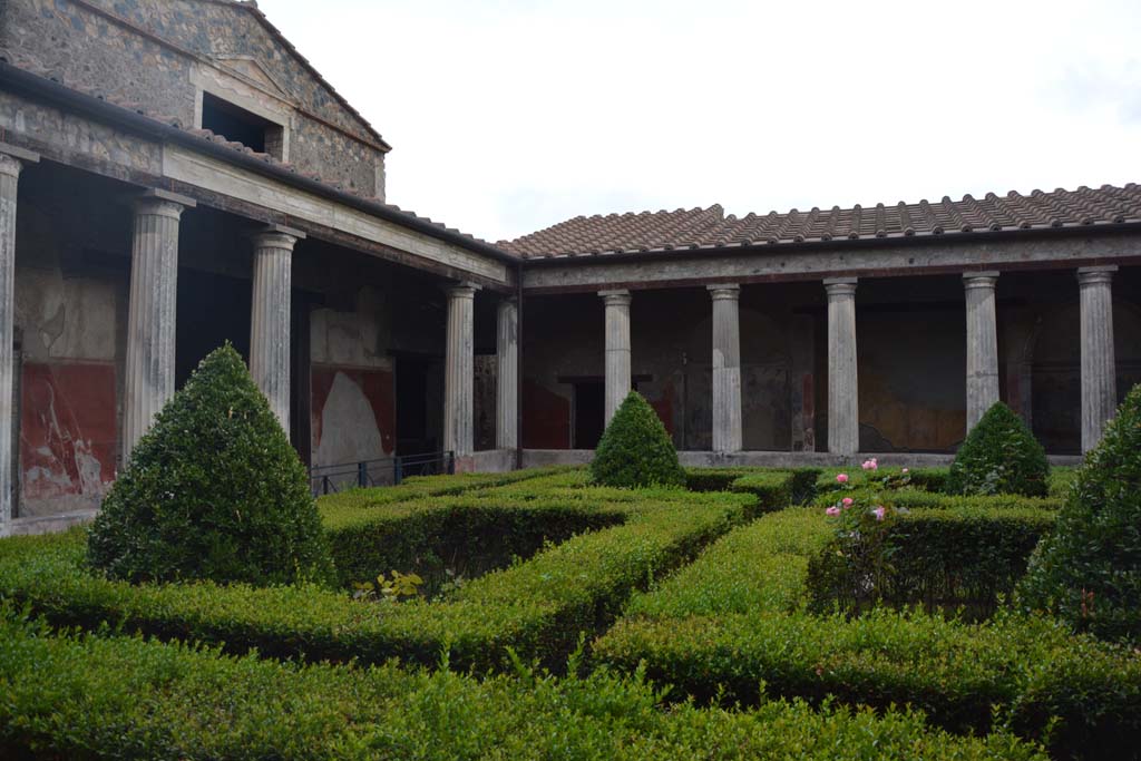 I.10.4 Pompeii. October 2017. Looking south-east from north portico.
Foto Annette Haug, ERC Grant 681269 DÉCOR.

