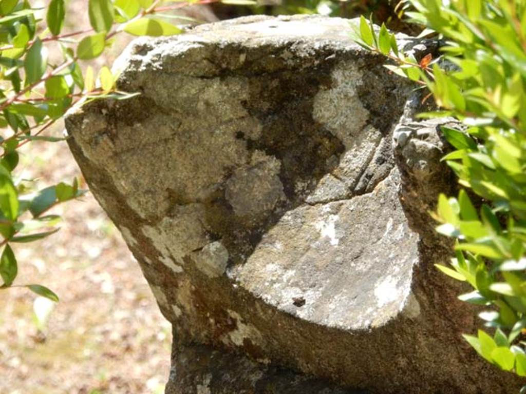 I.10.4 Pompeii. May 2017. Detail of ornamental sundial in garden of peristyle. Photo courtesy of Buzz Ferebee.