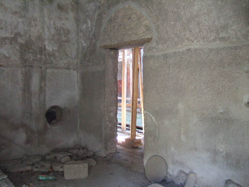 I.10.10 Pompeii. September 2005. South wall with doorway to atrium of I.10.11.