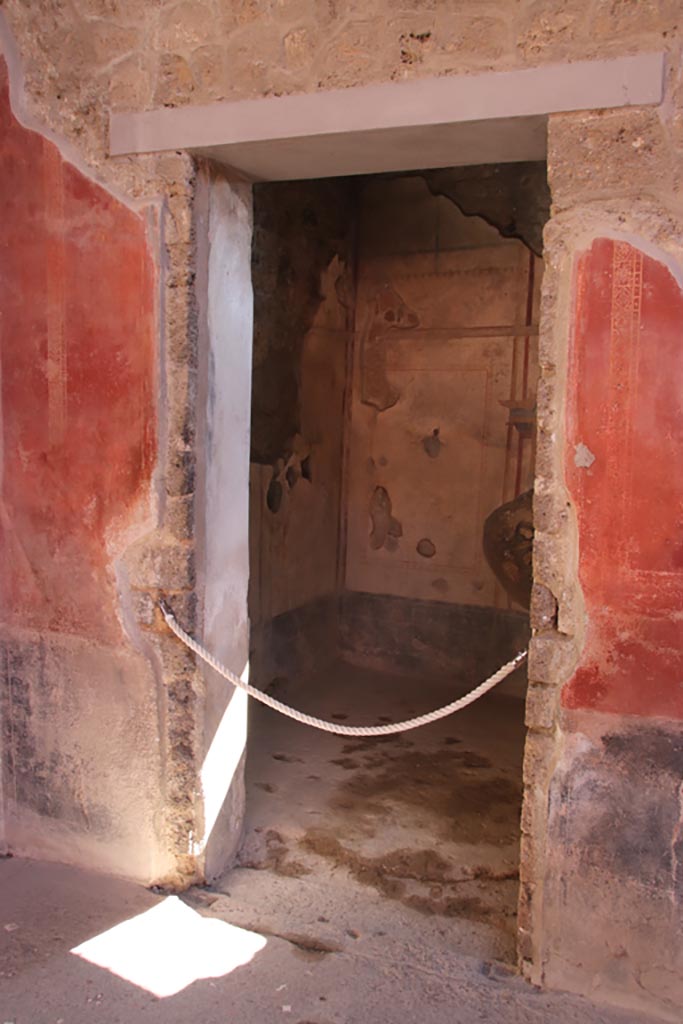 I.10.11 Pompeii. October 2022.
Room 2, looking towards doorway to room 7, in south-east corner of atrium. Photo courtesy of Klaus Heese.