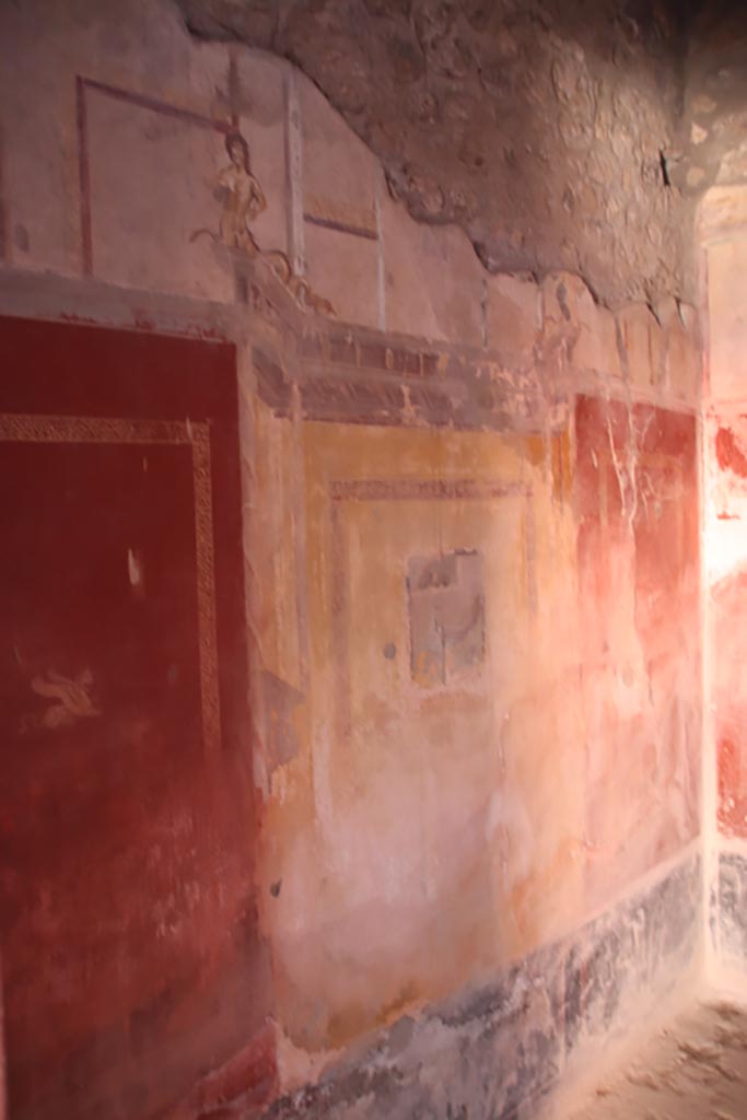 I.10.11 Pompeii. October 2022. Room 9, south wall. Photo courtesy of Klaus Heese.
