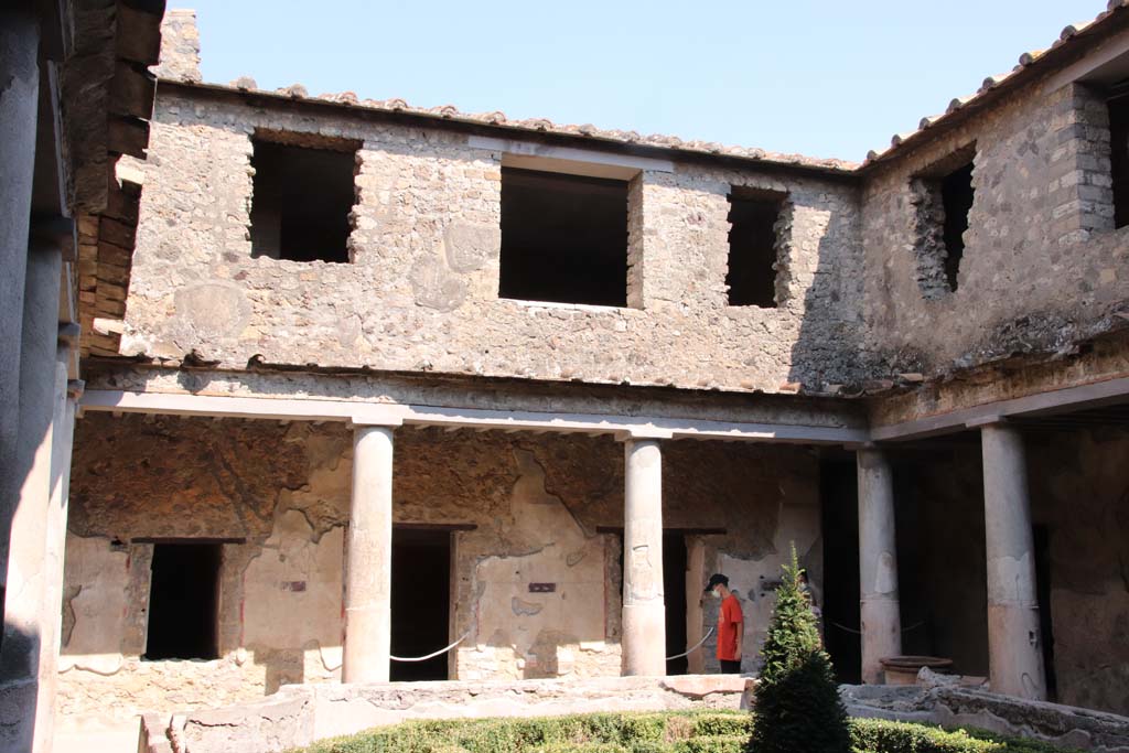 I.10.11 Pompeii. September 2021.
Room 10, looking towards the east side from the north-west side of the peristyle. Photo courtesy of Klaus Heese.