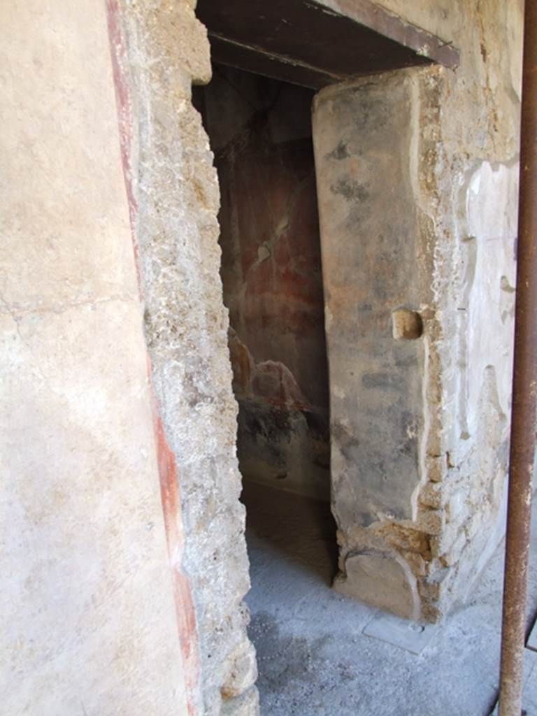 I.10.11 Pompeii. March 2009. Room 12. Cubiculum on east wall of peristyle. Doorway.