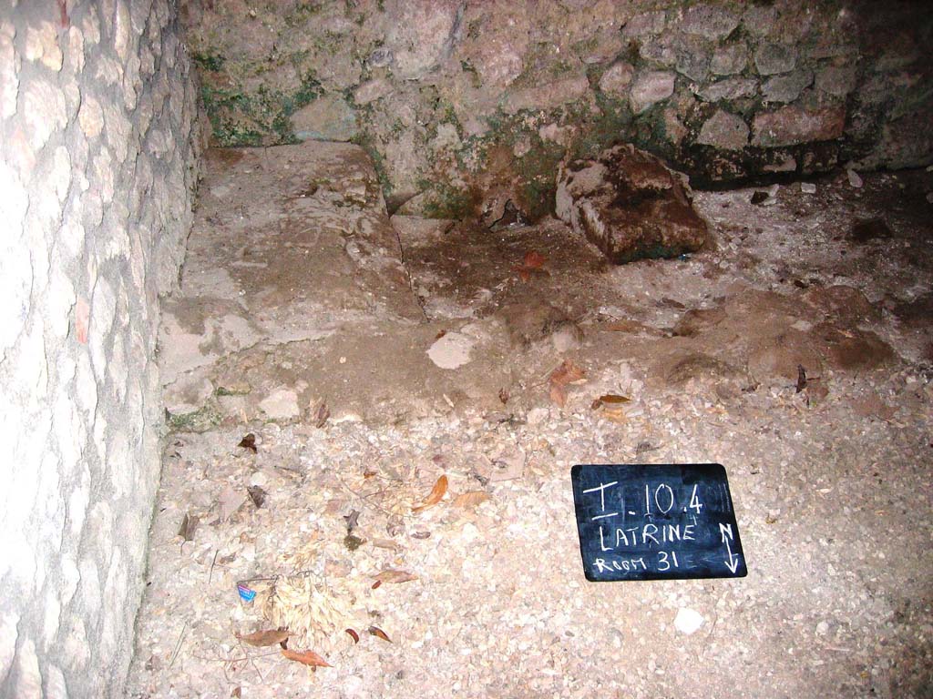 I.10.14 Pompeii. July 2008. Latrine. Photo courtesy of Barry Hobson.