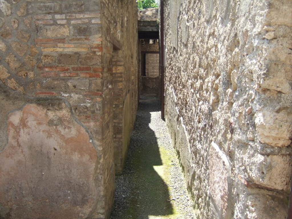 I.10.15 Pompeii. May 2006. Corridor looking south, leading to I.10.14 and I.10.4.