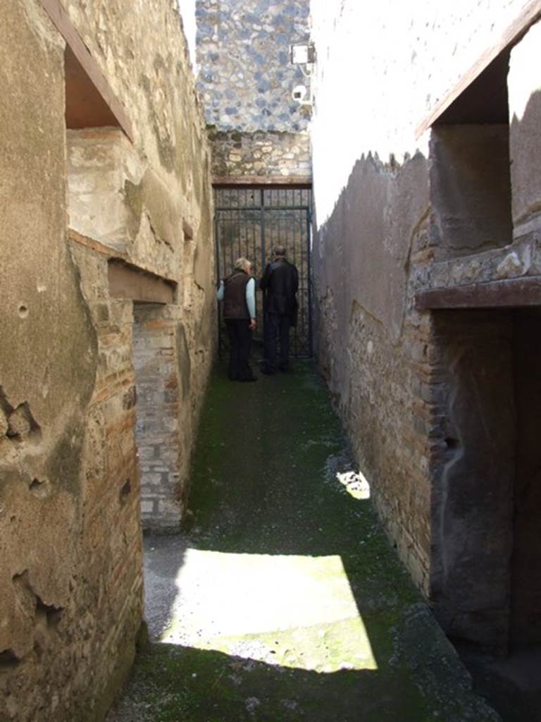 I.10.15 Pompeii. March 2009. Corridor looking west towards entrance to peristyle.