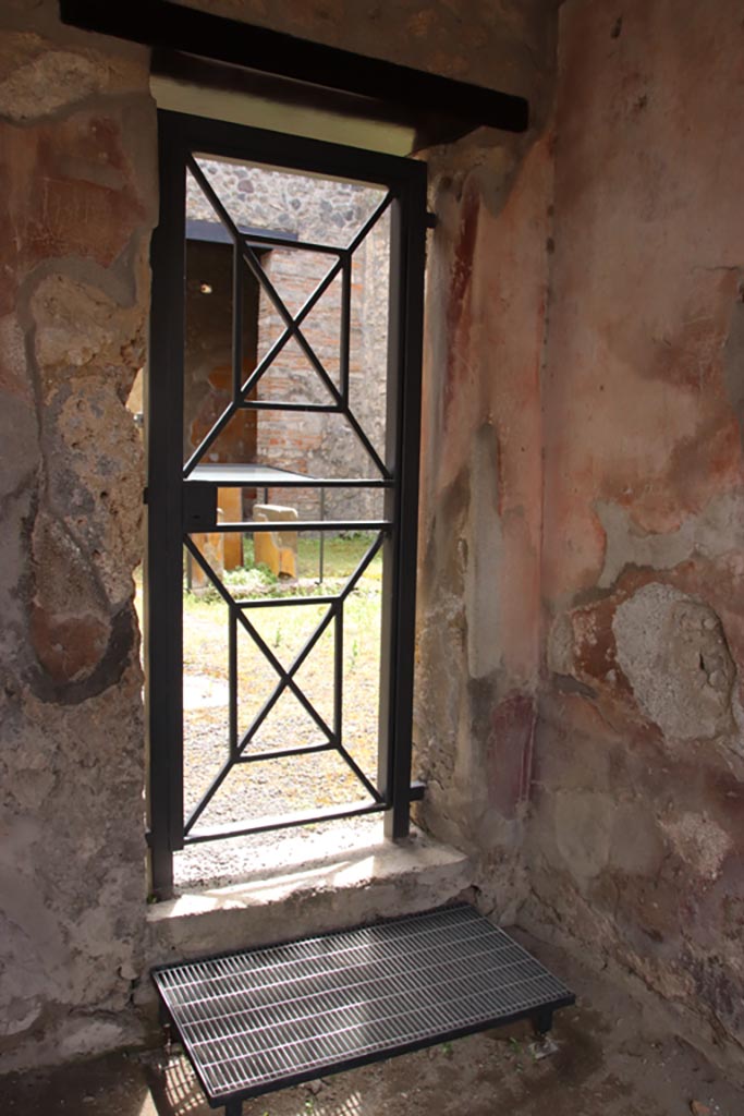I.11.7 Pompeii. May 2024.
Doorway in south wall into atrium of I.11.6. Photo courtesy of Klaus Heese.