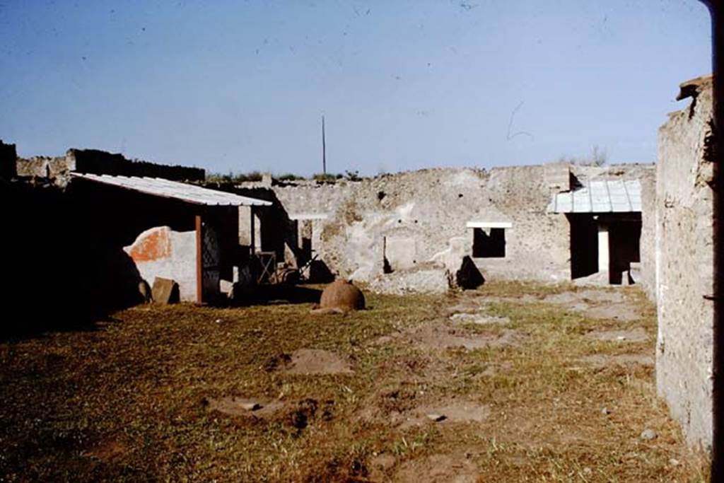 I.11.10 Pompeii. 1964. Looking towards west side of garden area. Photo by Stanley A. Jashemski.
Source: The Wilhelmina and Stanley A. Jashemski archive in the University of Maryland Library, Special Collections (See collection page) and made available under the Creative Commons Attribution-Non Commercial License v.4. See Licence and use details.
J64f1521