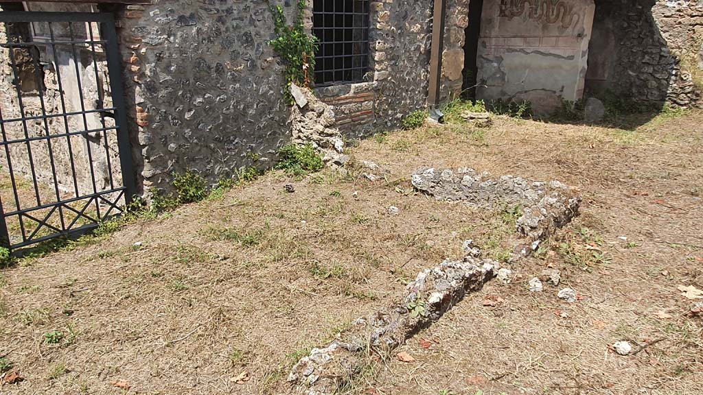 I.11.10 Pompeii. July 2021. Looking west to site of small enclosure.
Foto Annette Haug, ERC Grant 681269 DÉCOR.