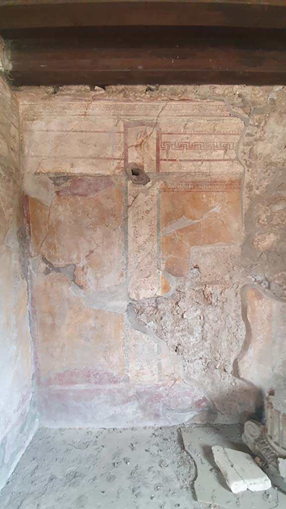 I.11.10 Pompeii. July 2021. North wall at west end.
Foto Annette Haug, ERC Grant 681269 DÉCOR.