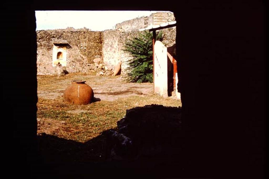 I.11.11 Pompeii. 1964. Looking east from window in room on north side of thermopolium. Photo by Stanley A. Jashemski.
Source: The Wilhelmina and Stanley A. Jashemski archive in the University of Maryland Library, Special Collections (See collection page) and made available under the Creative Commons Attribution-Non Commercial License v.4. See Licence and use details.
J64f1967