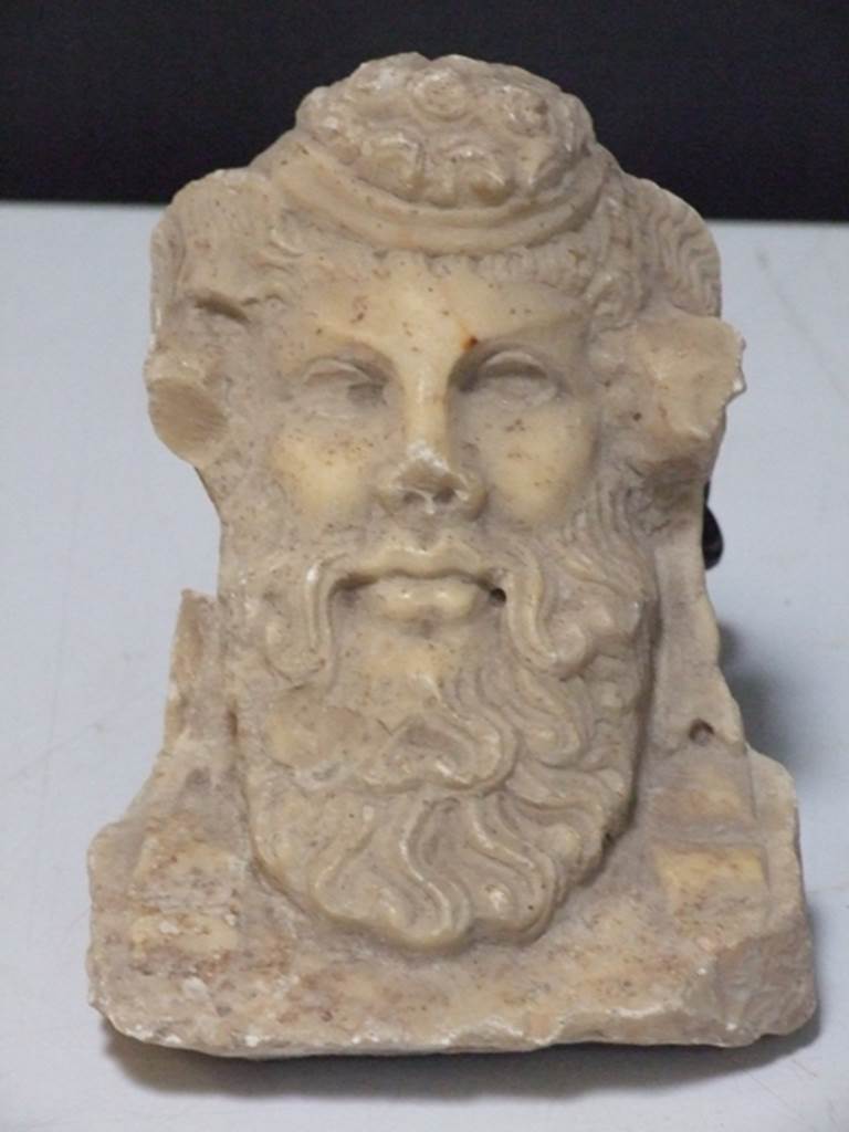 I.11.12 Pompeii.  March 2009.  White marble Male Herm.  Found in a cavity in the South wall near the Aedicula Niche in 1958.  SAP inventory number: 12167.
