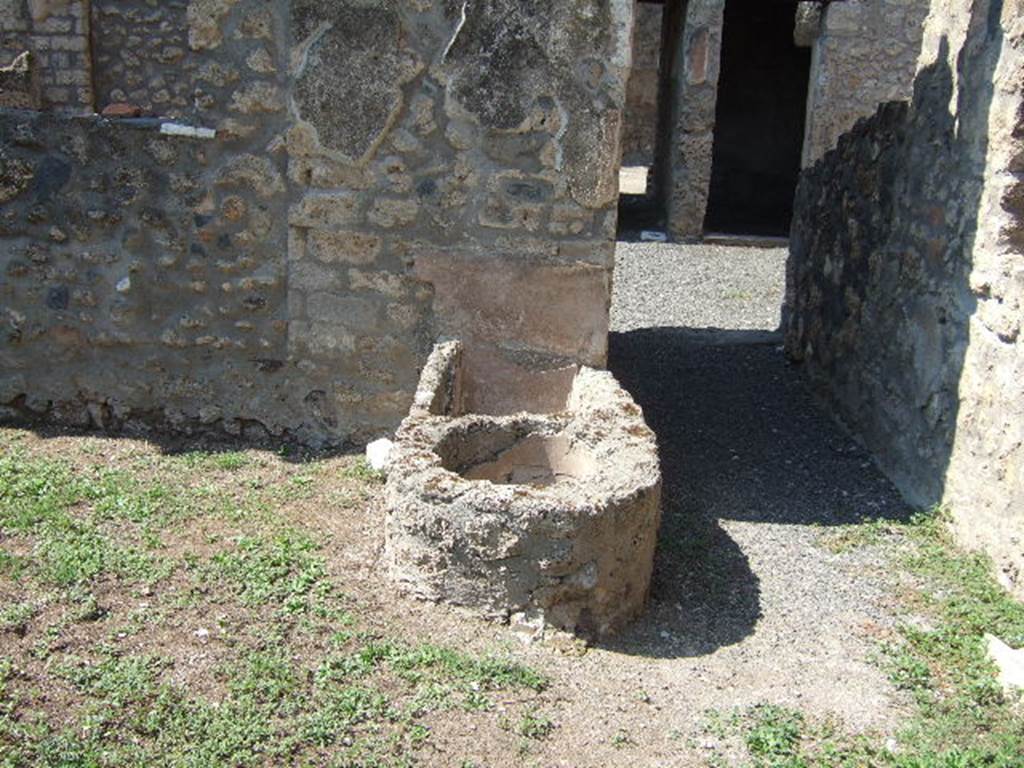 I.11.12 Pompeii.  September 2005.  Looking west towards atrium, from garden.