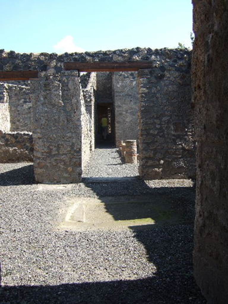 I.11.14 Pompeii. September 2005. Looking east from entrance.