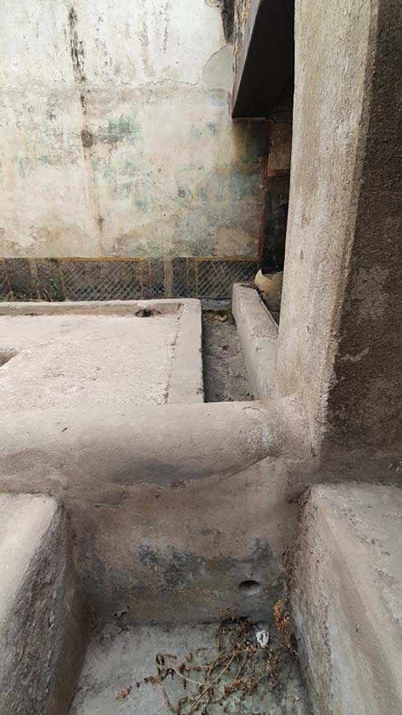 I.11.16 Pompeii. July 2021.
Room 6, looking towards east wall at south end of triclinium.
Foto Annette Haug, ERC Grant 681269 DÉCOR.
