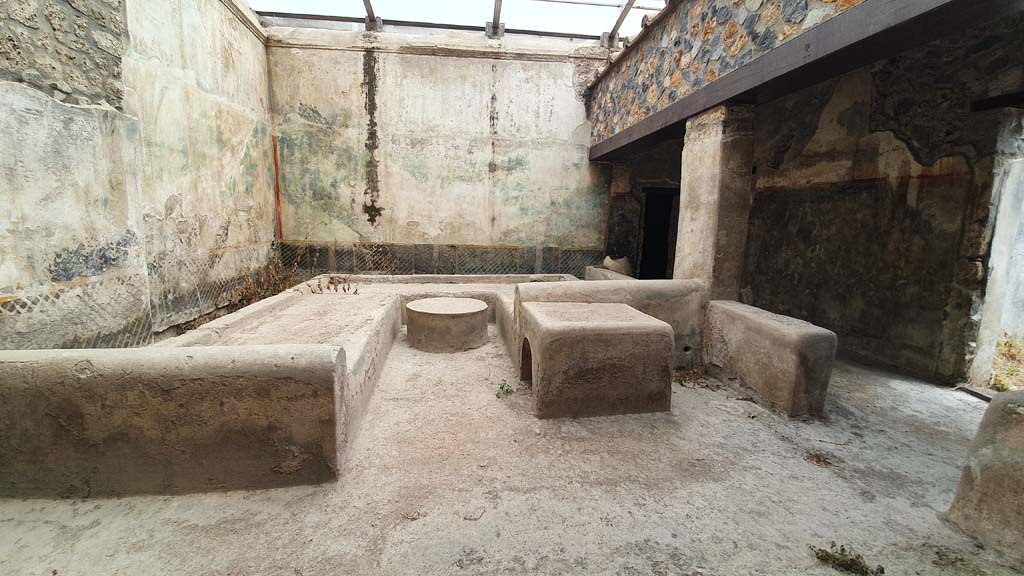 I.11.16 Pompeii. July 2021. Room 6, looking east across triclinium.
Foto Annette Haug, ERC Grant 681269 DÉCOR.
