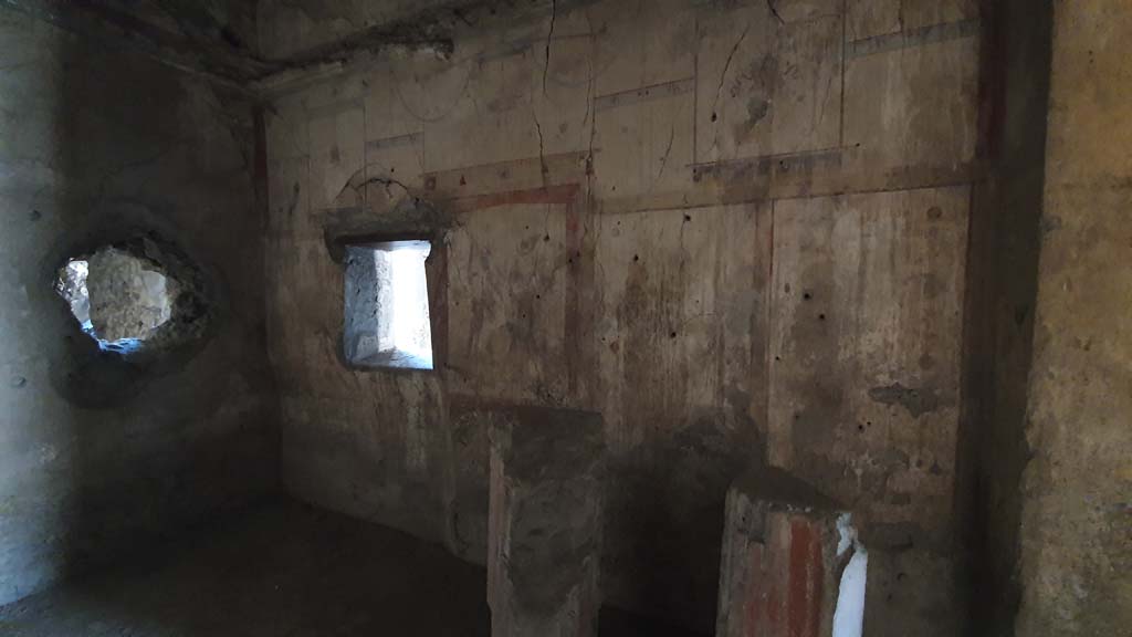 I.12.3 Pompeii. July 2021. Room 2, looking towards south-west corner and west wall.
Foto Annette Haug, ERC Grant 681269 DÉCOR