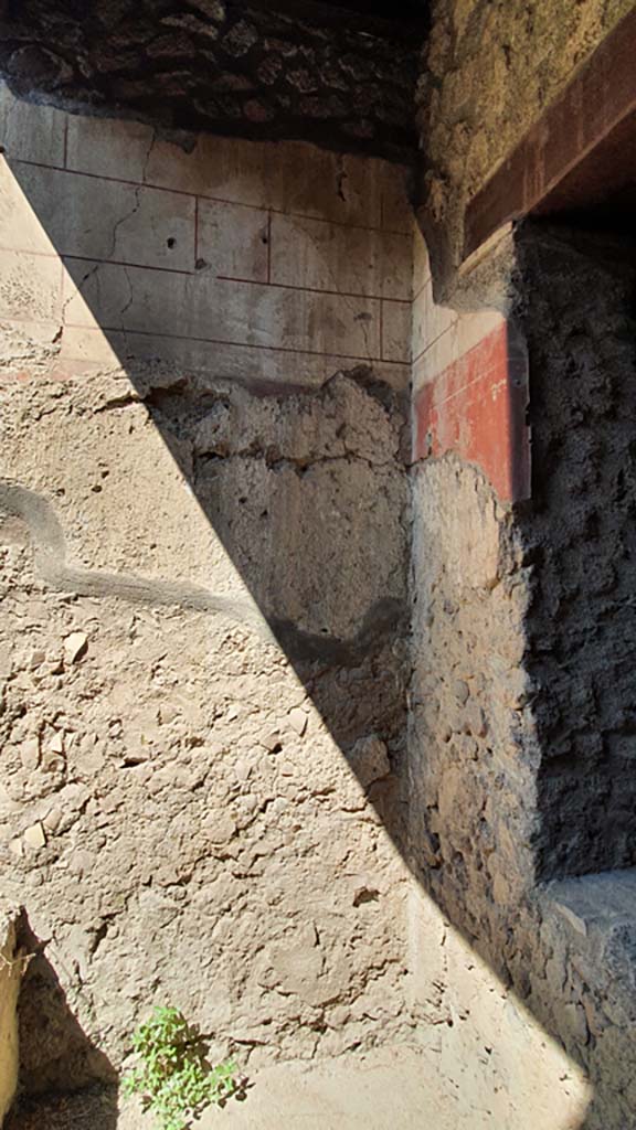 I.12.3 Pompeii. July 2021.
West wall in north-west corner of garden area, with window in north wall.
Foto Annette Haug, ERC Grant 681269 DÉCOR