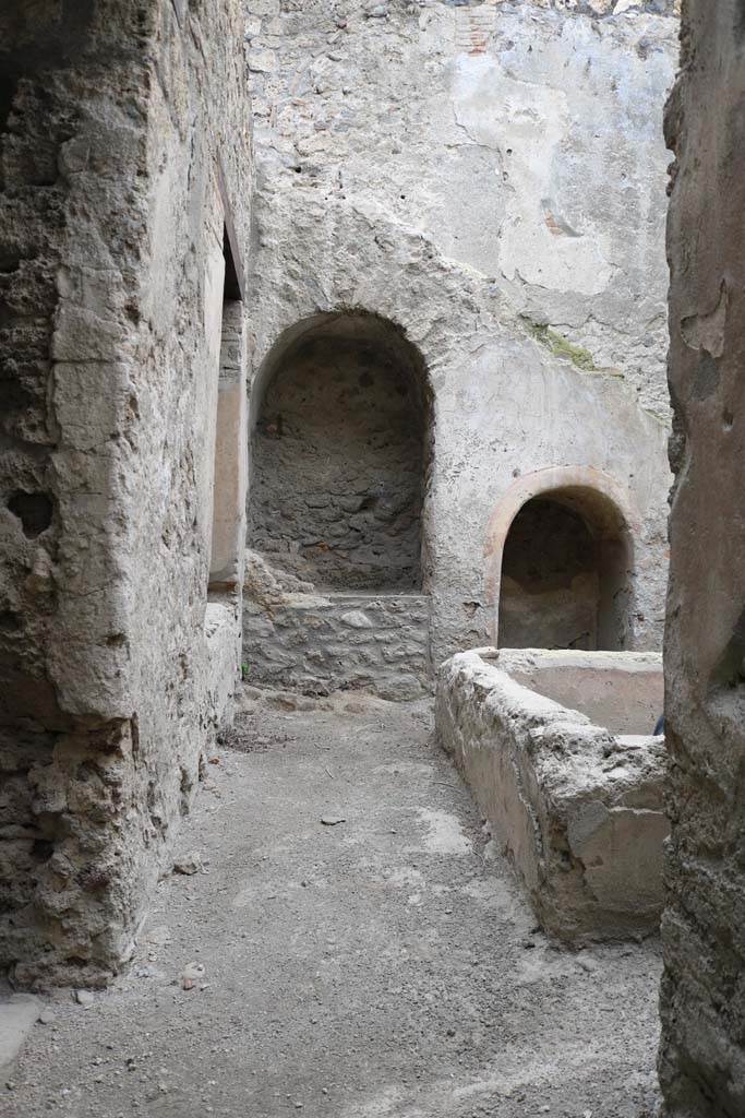 I.12.5 Pompeii. December 2018.
Looking east from end of corridor across garden area. Photo courtesy of Aude Durand