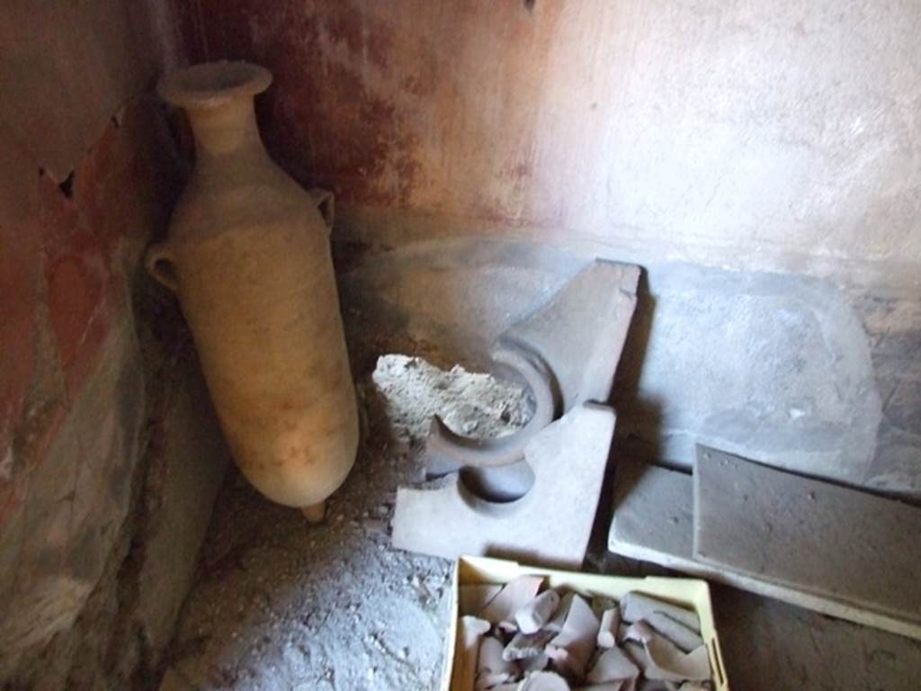 I.12.8 Pompeii. March 2009. Room 11. South east corner.