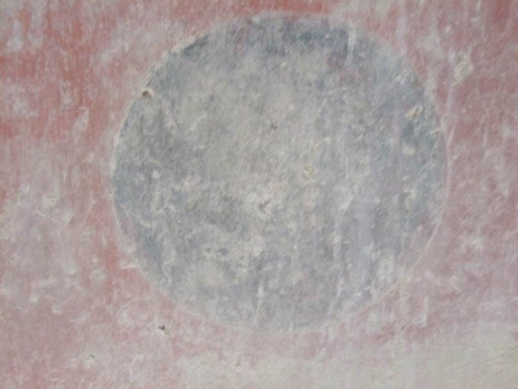 I.12.11. December 2007. Room east of the garden area. Round painted medallion panel.