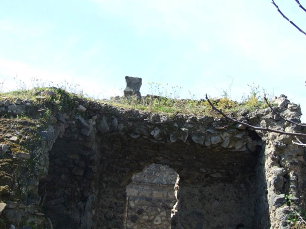 I.12.15 Pompeii. March 2009. Room 9. Latrine, roof.