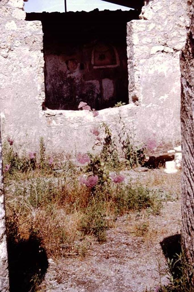 I.12.15 Pompeii. 1964. Looking east through doorway of room 3, towards window overlooking outdoor triclinium. Photo by Stanley A. Jashemski.
Source: The Wilhelmina and Stanley A. Jashemski archive in the University of Maryland Library, Special Collections (See collection page) and made available under the Creative Commons Attribution-Non Commercial License v.4. See Licence and use details.
J64f1571
