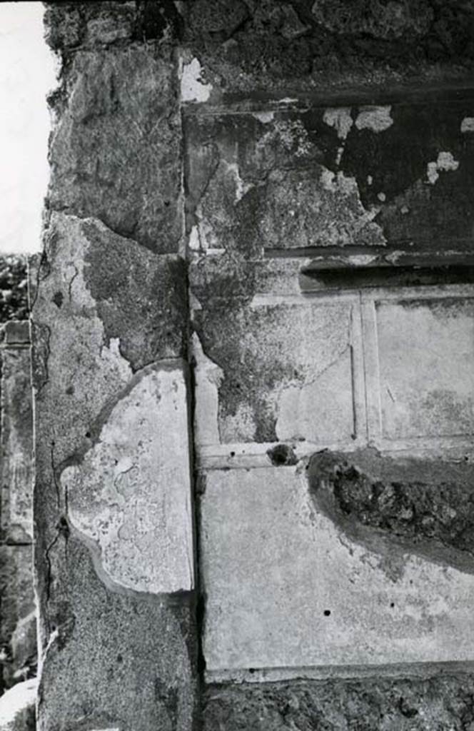 I.13.2 Pompeii. 1974. Domus of Sutoria Primigenia, left ala, left N wall. Photo courtesy of Anne Laidlaw.
American Academy in Rome, Photographic Archive. Laidlaw collection _P_74_3_4.