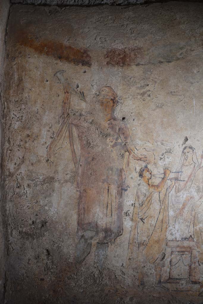I.13.2 Pompeii. October 2019.
Detail of Lar from north end of lararium painting on east wall of kitchen.
Foto Annette Haug, ERC Grant 681269 DÉCOR.