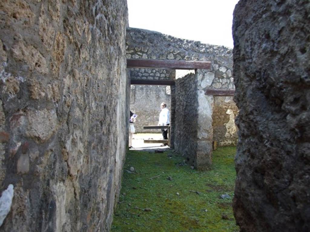 I.13.15 Pompeii. March 2009. Looking west from corridor to front entrance.