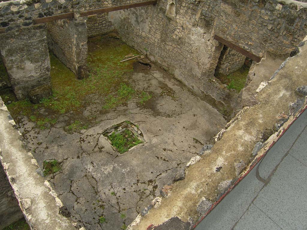 I.14.2 Pompeii. July 2008. Atrium room B, looking south-west. Photo courtesy of Guilhem Chapelin.