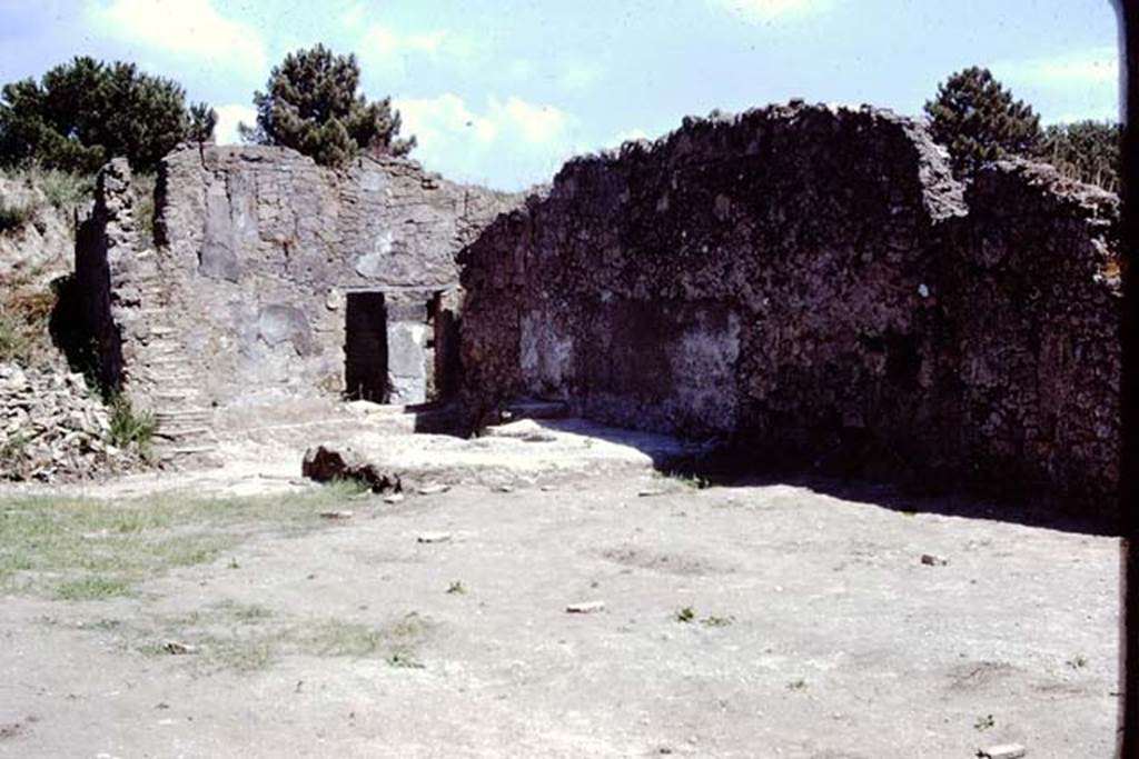 I.14.2 Pompeii. 1972. Looking south-east across garden area. Photo by Stanley A. Jashemski.
Source: The Wilhelmina and Stanley A. Jashemski archive in the University of Maryland Library, Special Collections (See collection page) and made available under the Creative Commons Attribution-Non Commercial License v.4. See Licence and use details. J72f0709