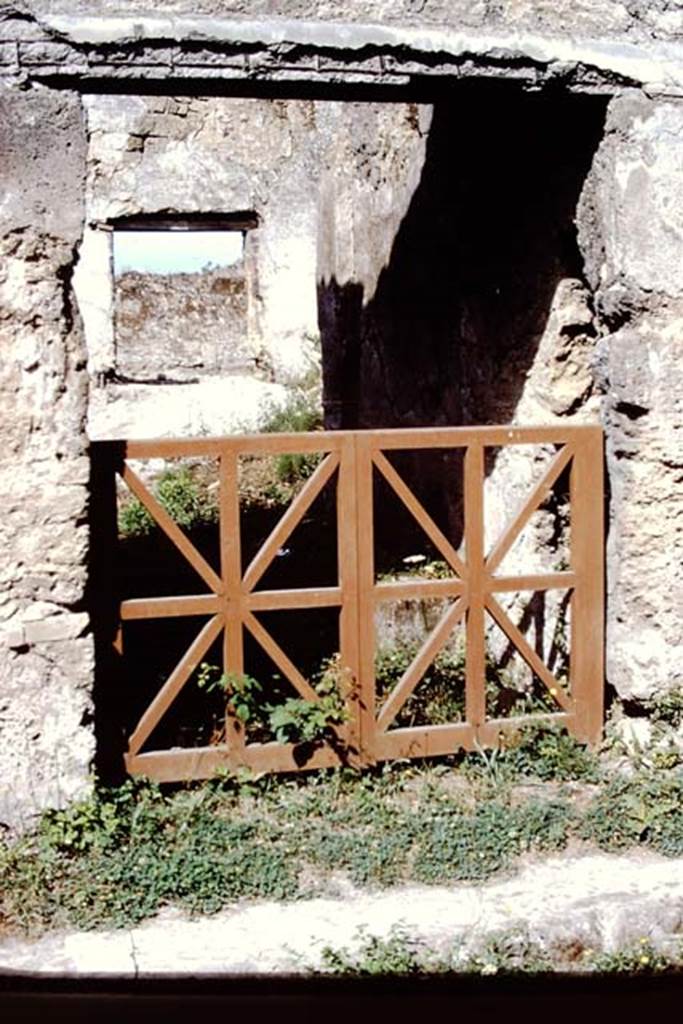 I.14.2 Pompeii. 1972. Looking west through entrance doorway. Photo by Stanley A. Jashemski.
Source: The Wilhelmina and Stanley A. Jashemski archive in the University of Maryland Library, Special Collections (See collection page) and made available under the Creative Commons Attribution-Non Commercial License v.4. See Licence and use details. J72f0414