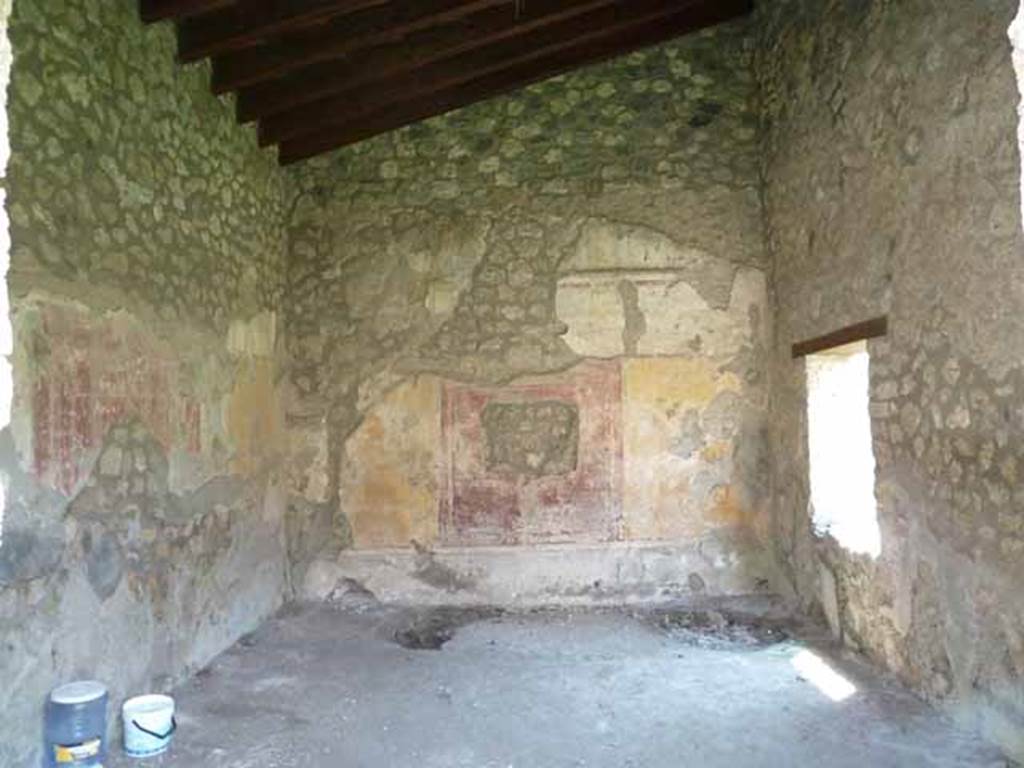I.14.5 Pompeii. May 2010. Triclinium, looking south.