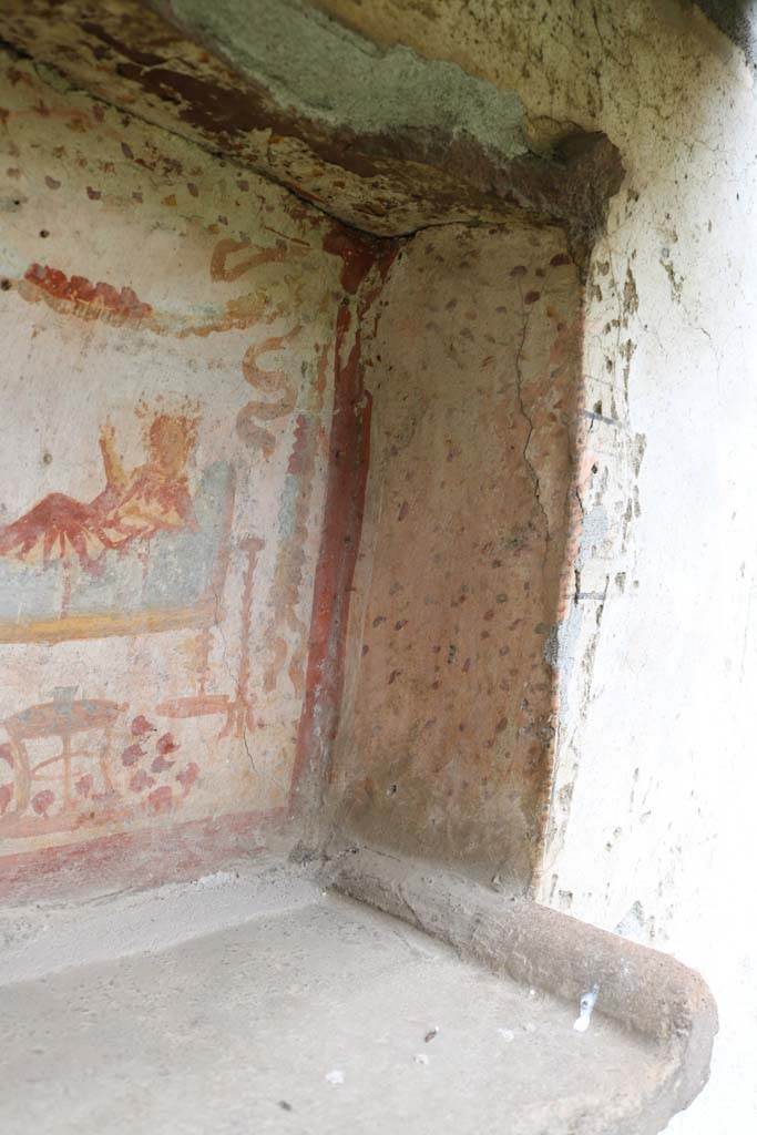 I.14.7 Pompeii. December 2018.
North end of niche lararium on west wall. Photo courtesy of Aude Durand.