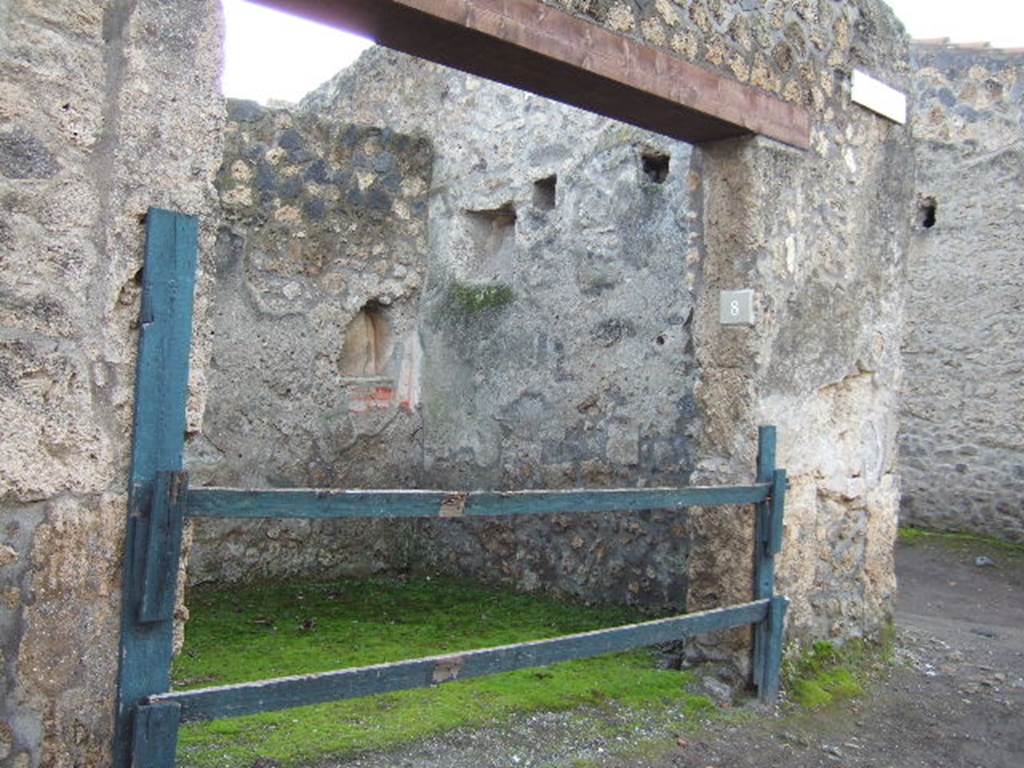 I.14.8 Pompeii. Hospitium. December 2005. Entrance.