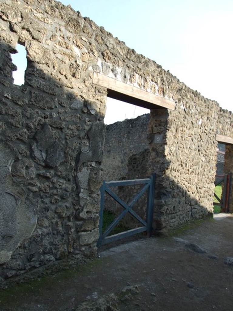 I.14.9 Pompeii. Hospitium. December 2007. Entrance.
