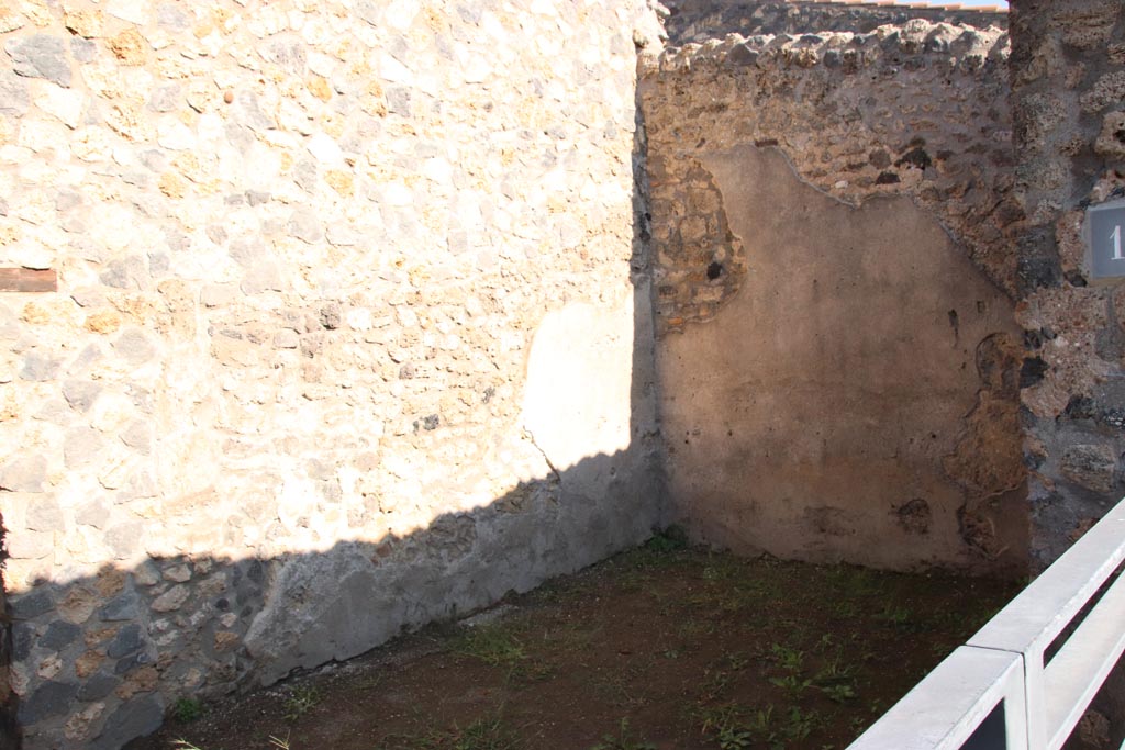 I.14.13 Pompeii. October 2022.
Looking towards north wall and north-east corner, from entrance doorway. Photo courtesy of Klaus Heese.