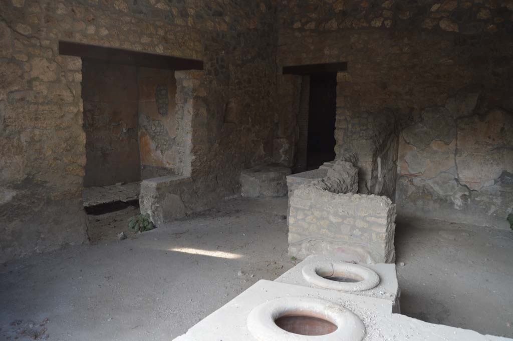 I.14.15 Pompeii. October 2017. Looking towards west side of bar-room, with doorways to rooms on west and north side.
Foto Taylor Lauritsen, ERC Grant 681269 DÉCOR.