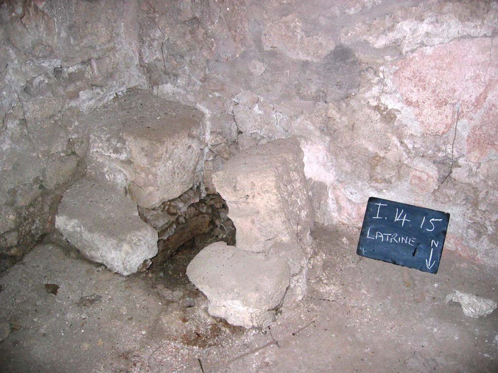 I.14.15 Pompeii. July 2008. Latrine. Photo courtesy of Barry Hobson.