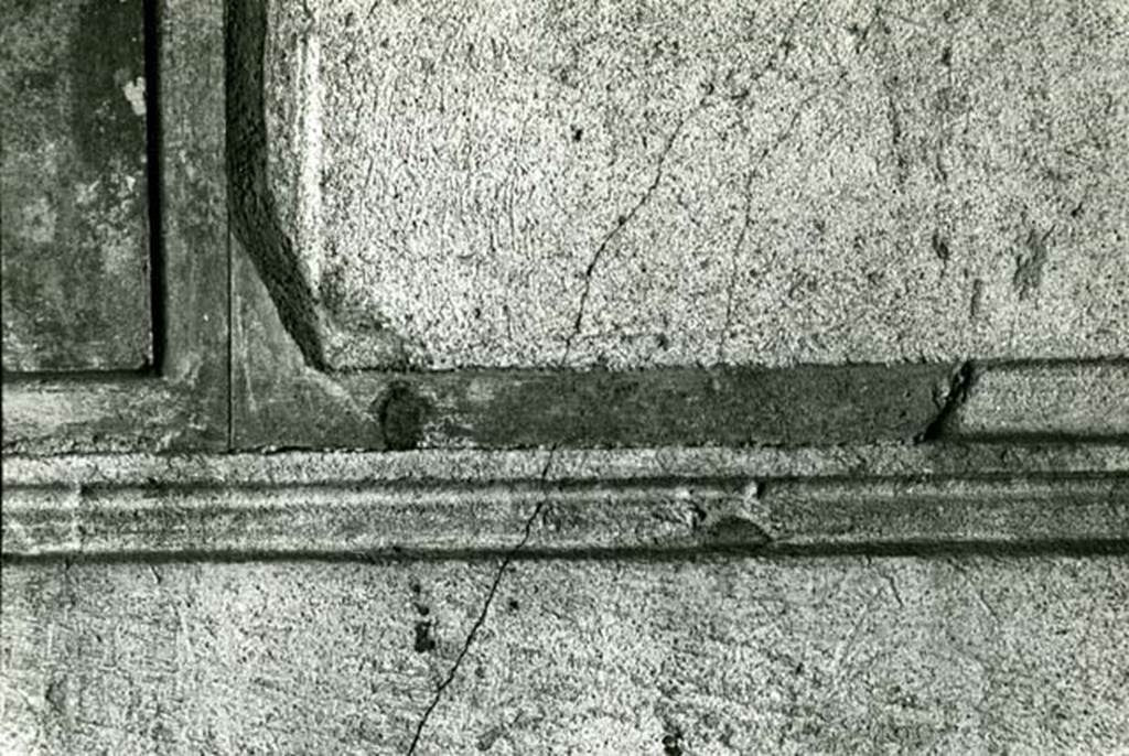 I.15.3 Pompeii. 1975. Room 6. House of Ship Europa, W cubiculum, left W wall, detail of execution. Photo courtesy of Anne Laidlaw.
American Academy in Rome, Photographic Archive. Laidlaw collection _P_75_2_32.